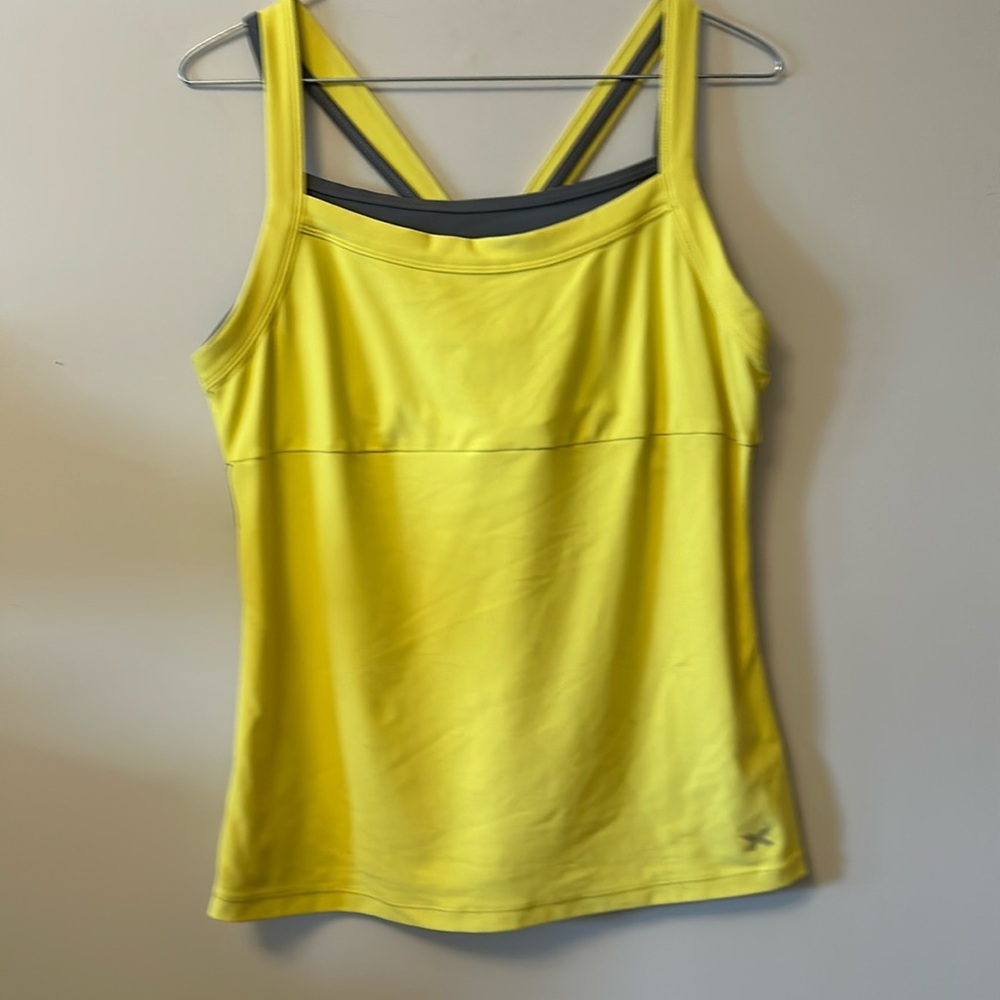 Xersion performance wear work out top like new no tags built in bra  size large